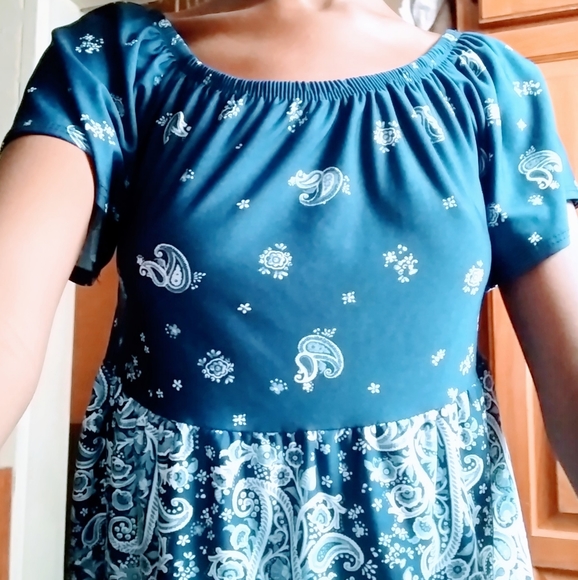 Blue and white top - Picture 3 of 5